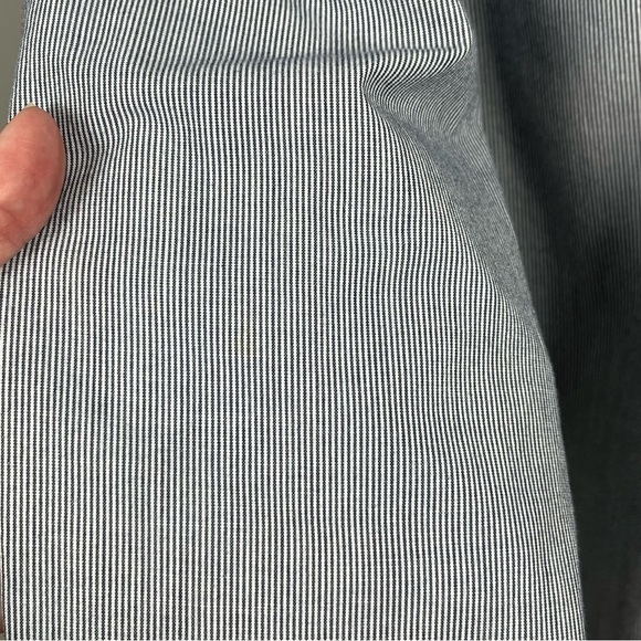 QMack 100% cotton blue white micro stripe popover roll sleeve top, size XL. - Picture 10 of 10